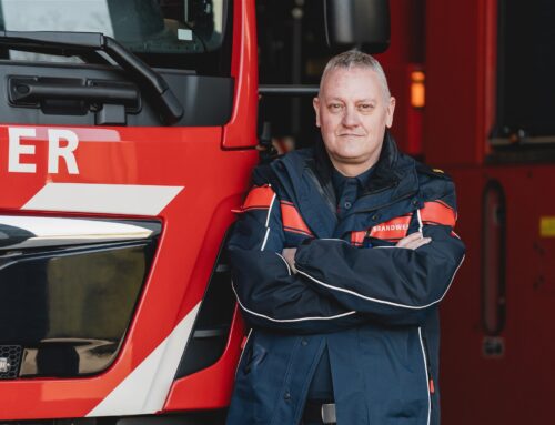 Nick maakt zijn jongensdroom waar bij de brandweer